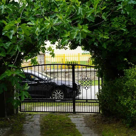 A La Maison - Epp Mint Otthon 別荘