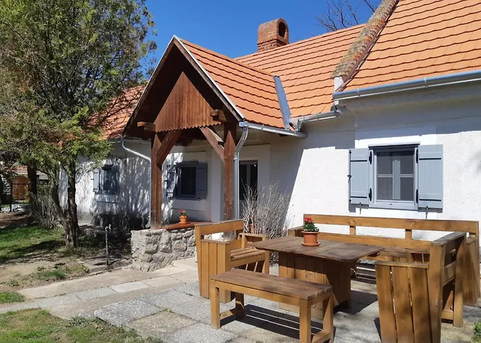 A La Maison - Epp Mint Otthon